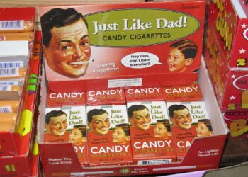 a blast from the past of seventies-decade childhoods found at the Moon Pie gift shop...I used to love these things when I was little!