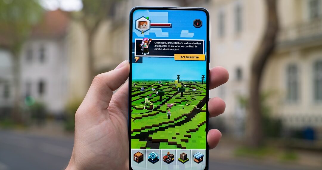 Minecraft Earth impresses you with stunning 8-bit pixel looks and many AR (Augmented Reality) features.