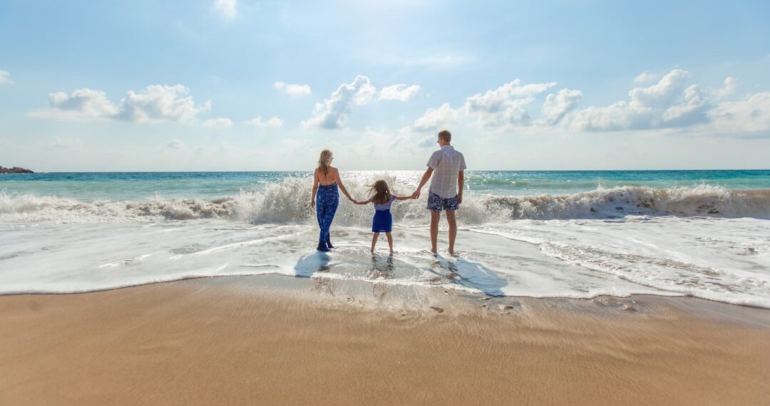 Gezin op een Nederlands strand