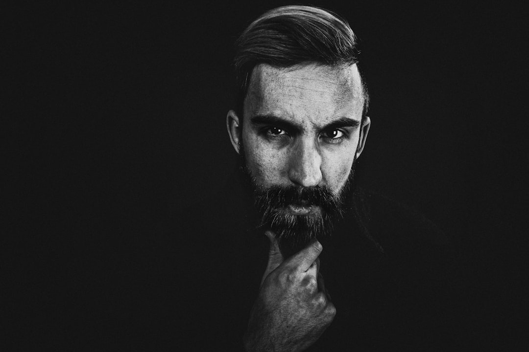 Man met verzorgde baard portret