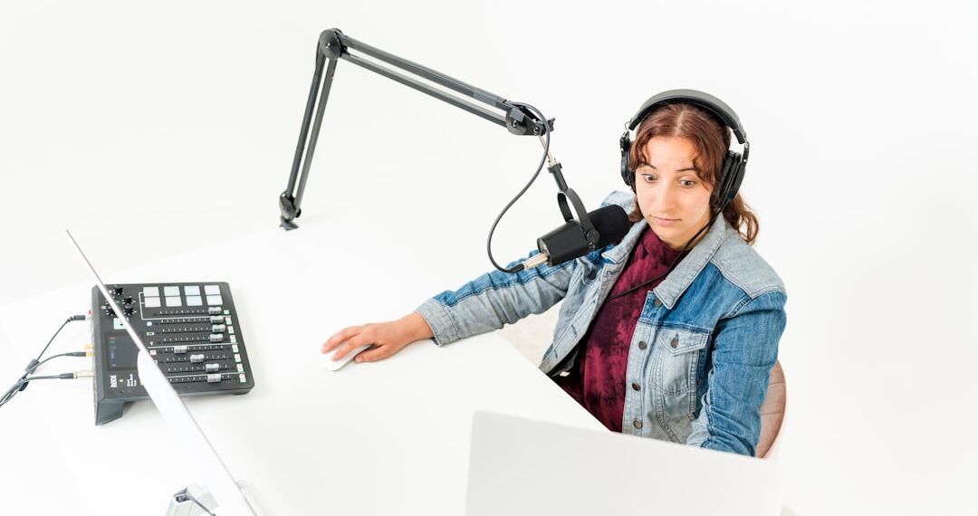 Koptelefoon en microfoon voor podcast opname