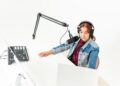 Koptelefoon en microfoon voor podcast opname