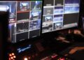 Tv-studio met camera en spotlights
