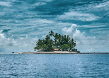 It has always been a dream to travel to Micronesia, but it’s a whole other story to get the opportunity to go and dive the biggest graveyard of WWII ships in the world. The place I am speaking of is Chuck Lagoon of the Federated States of Micronesia, located about 1,000km southeast from Guam on the Pacific Ocean. These are the many islets that are scattered within the vast lagoon.