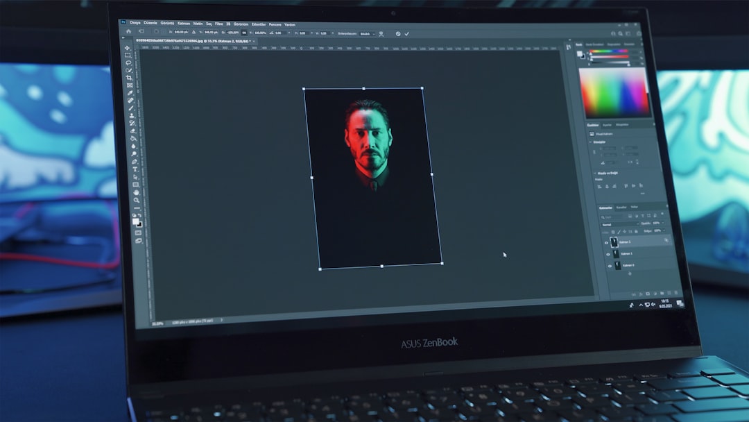 Fotobewerking op een laptop