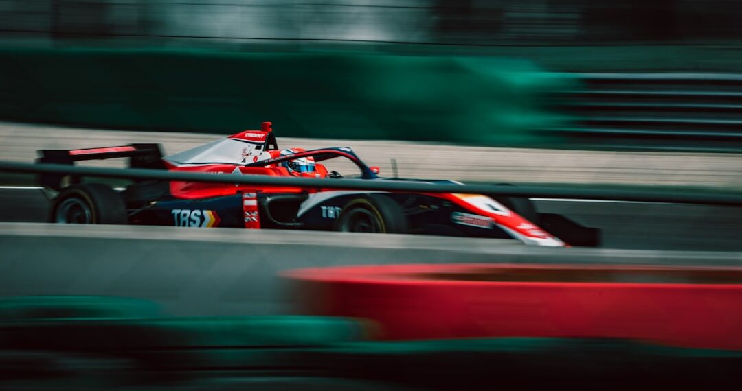 Formule 1-auto op het circuit