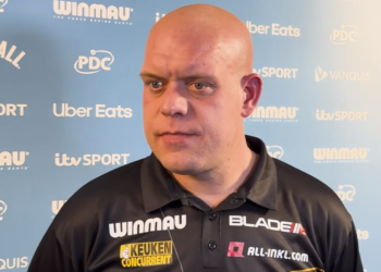 Michael van Gerwen bij het darts