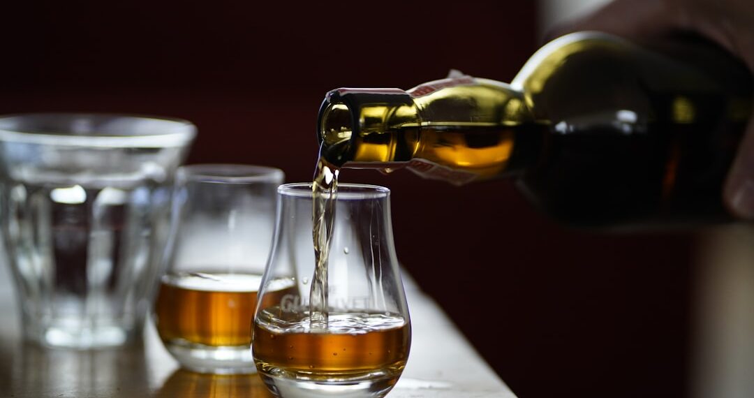 Whisky proeven in een tumbler