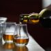 Whisky proeven in een tumbler