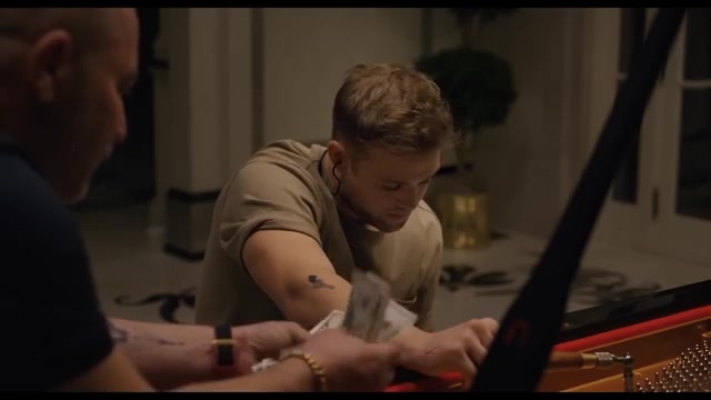 Misdaadfilm Tuner nu thuis te zien: waar je hem streamt en of hij het waard is