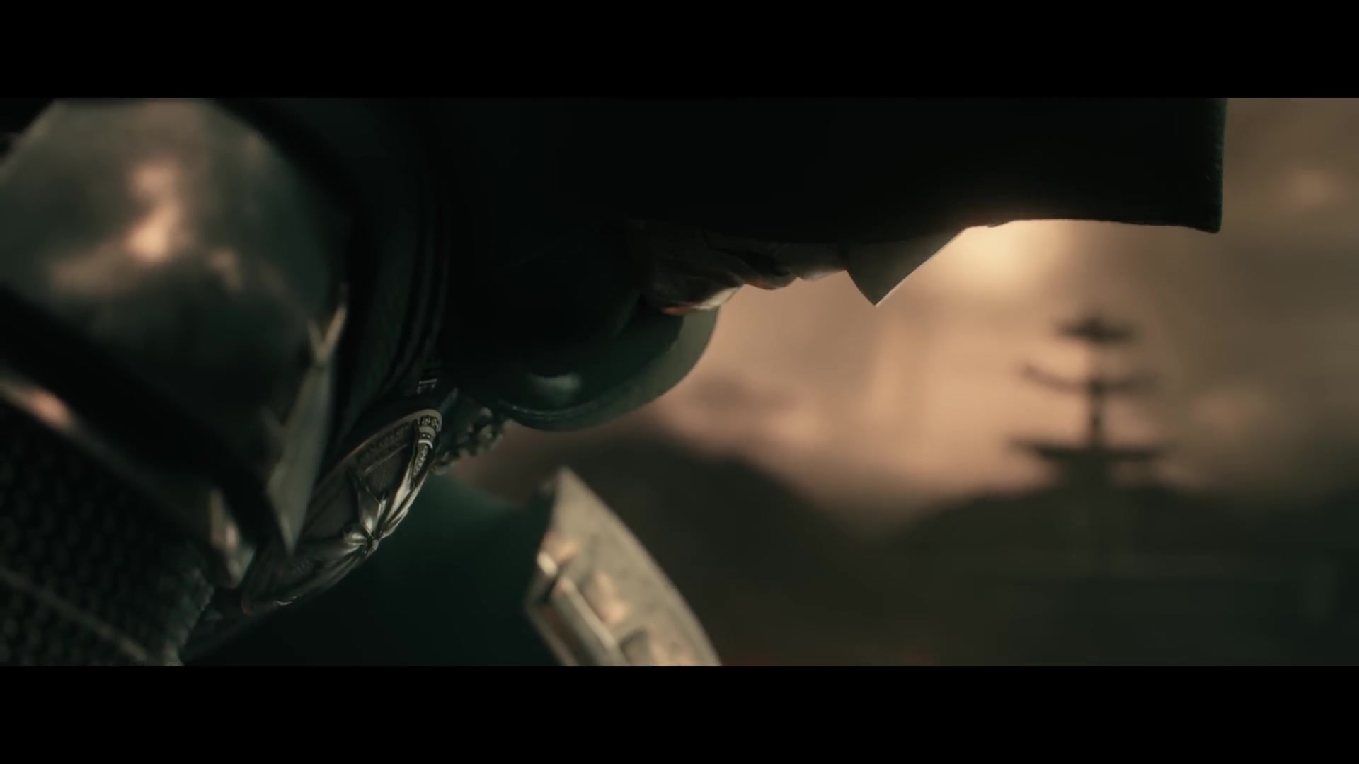 Doctor Doom in zijn harnas en kap, beeld uit de officiële trailer van Avengers: Doomsday