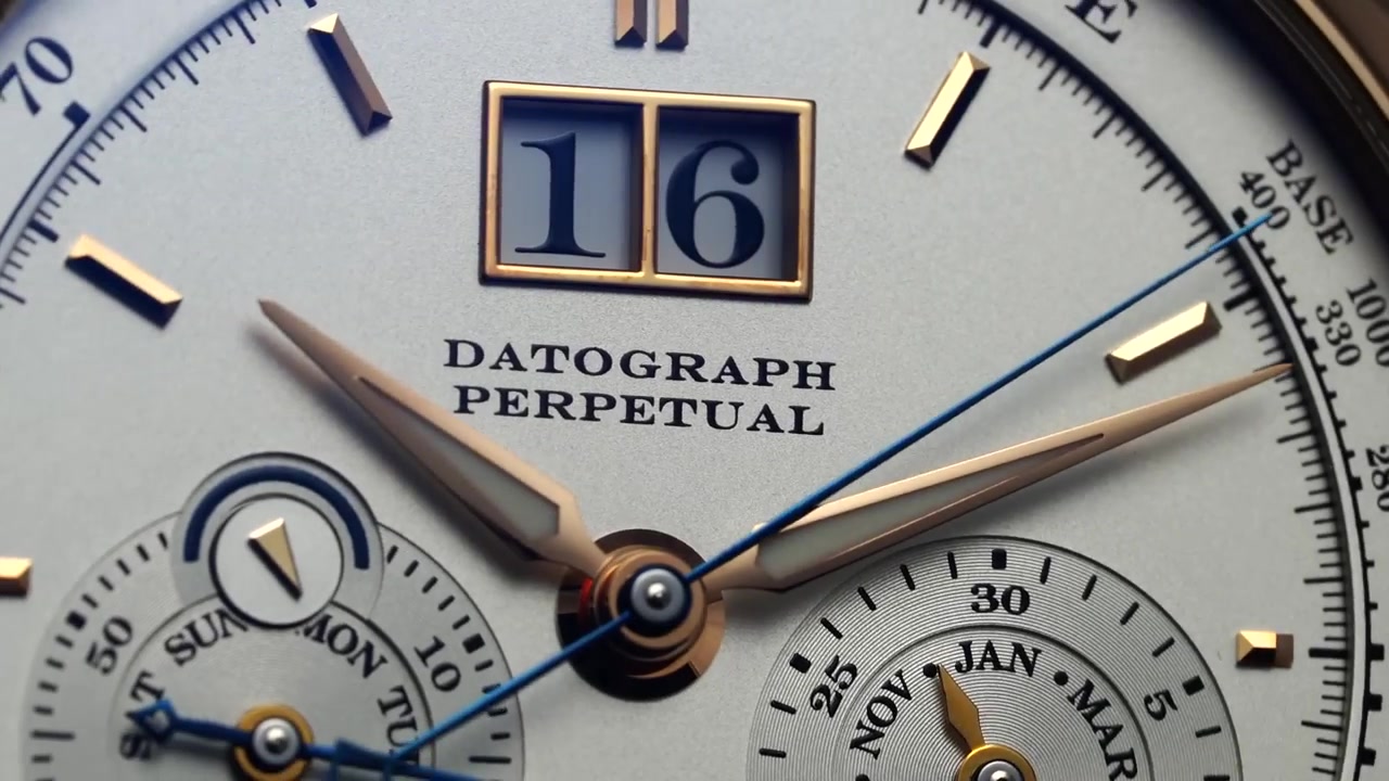 Close-up van de wijzerplaat van een eerdere Datograph Perpetual met de grote datum en de kalenderaanduidingen