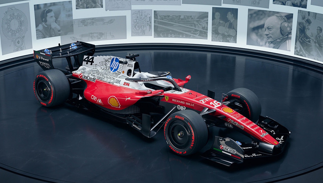 Ferrari SF-26 met de witte blauwdruk-livery met technische tekeningen voor de Grand Prix van Austin