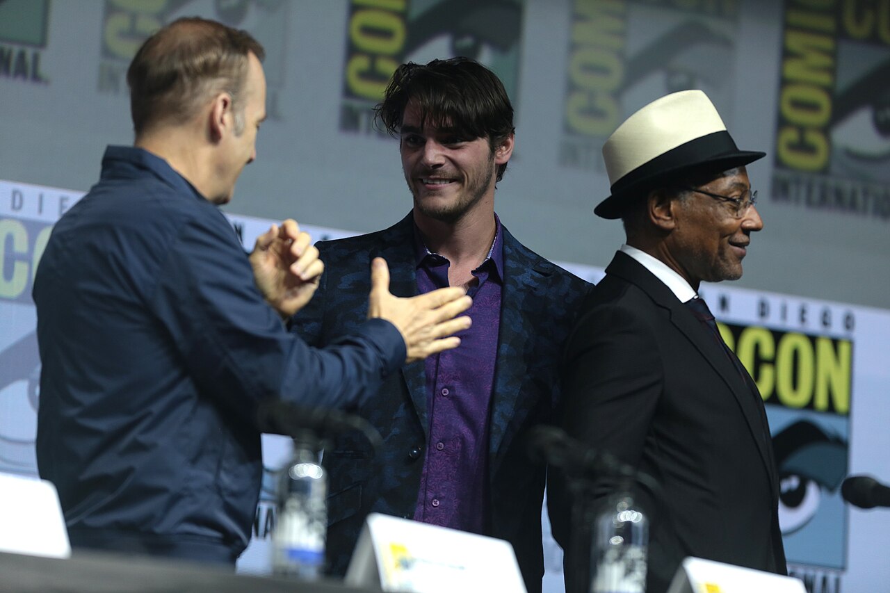 RJ Mitte met Bob Odenkirk en Giancarlo Esposito in 2018