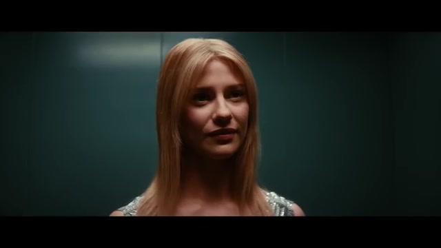 Lily Sullivan als de androïde Sara in de trailer van Soulm8te