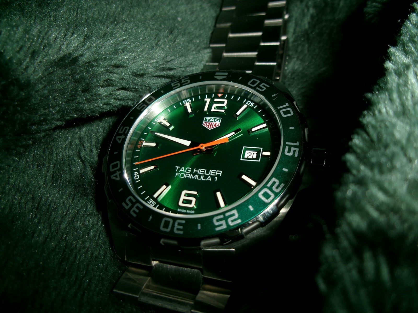 Sportief stalen horloge om de pols