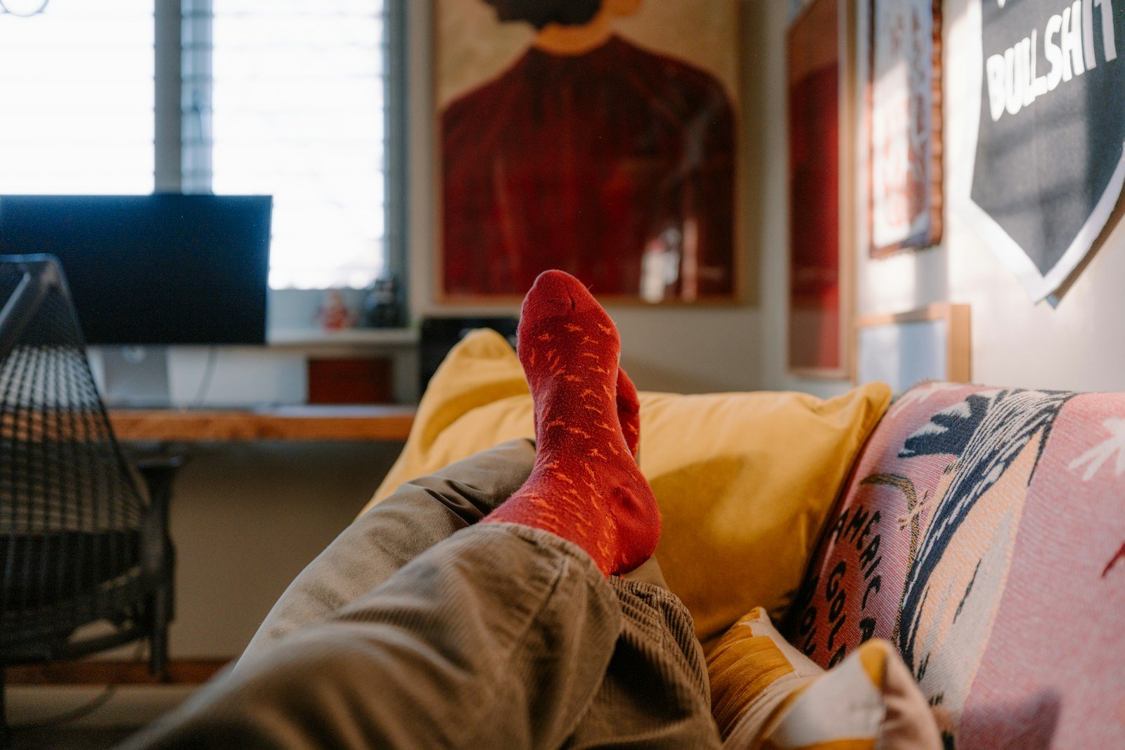 Waarom warme voeten thuis meer invloed hebben op je humeur dan je denkt