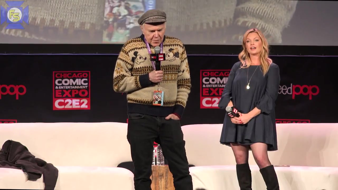 Walter Koenig op het podium tijdens een Star Trek-panel op de C2E2 in Chicago
